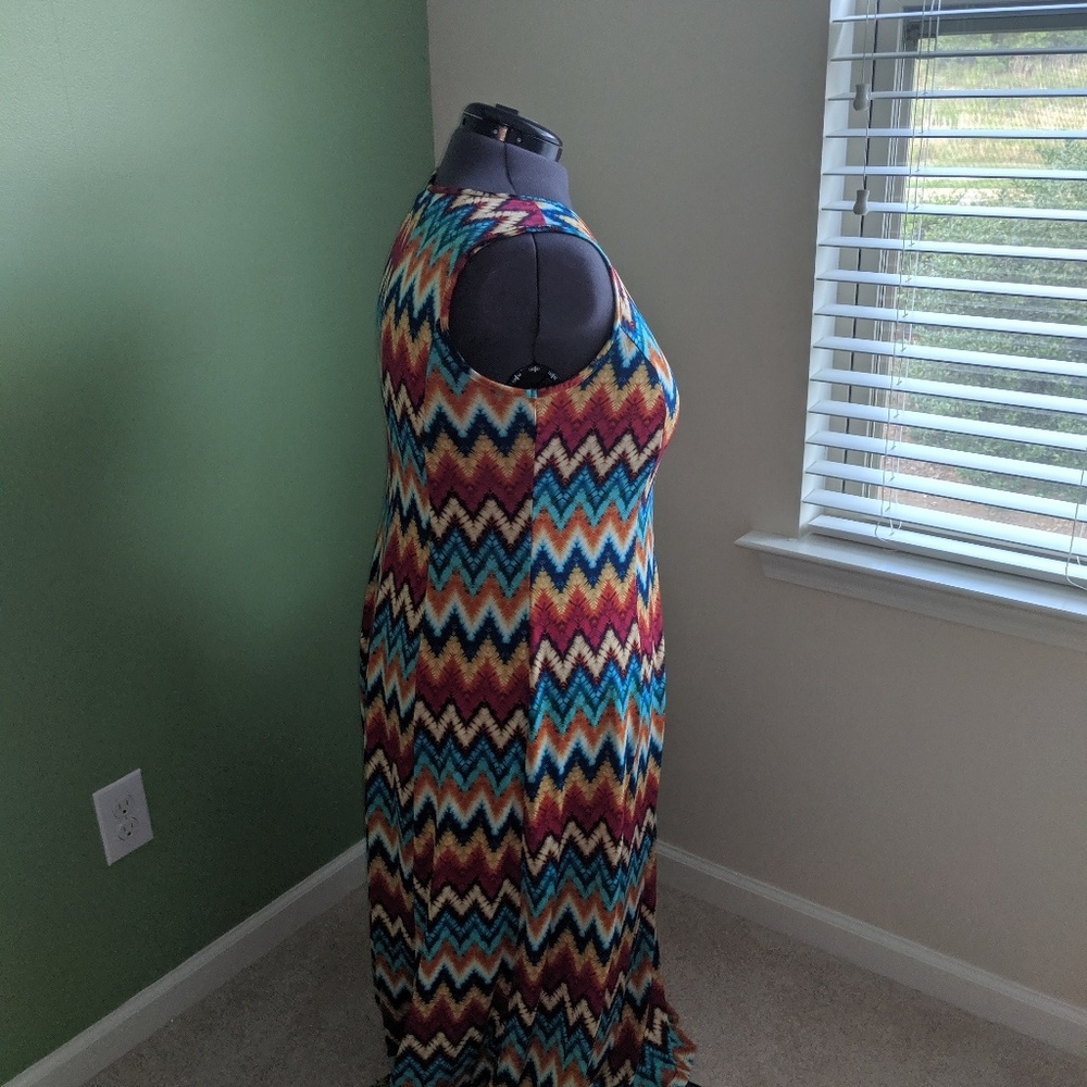 Dress - Picture 3 of 3